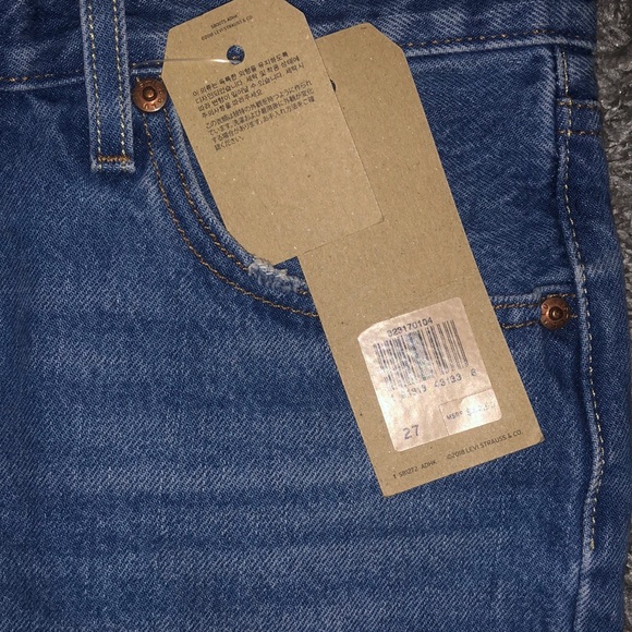 NWT Levi’s mid rise shorts - Picture 3 of 3